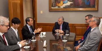El embajador de Corea en la Argentina, Myung-soo Jang, estuvo en Jujuy y se reunió con el gobernador Morales para expresarle su interés en el potencial de la provincia en materia de producción de litio y generación de hidrógeno verde.