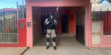 Un ex sargento está acusado de venta de drogas.