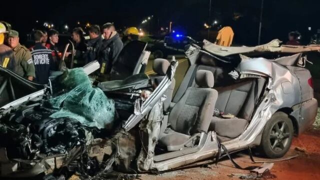 Grave choque en la Ruta Nacional 14 cerca de San Vicente deja a conductores heridos.