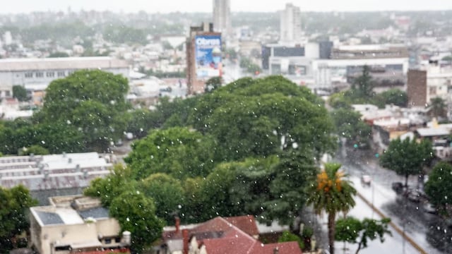 Anuncian otra mañana gris en la ciudad.
