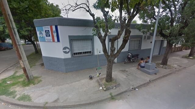 Personal de la Comisaría 22° intervino tras la denuncia del crimen. (Google Street View)