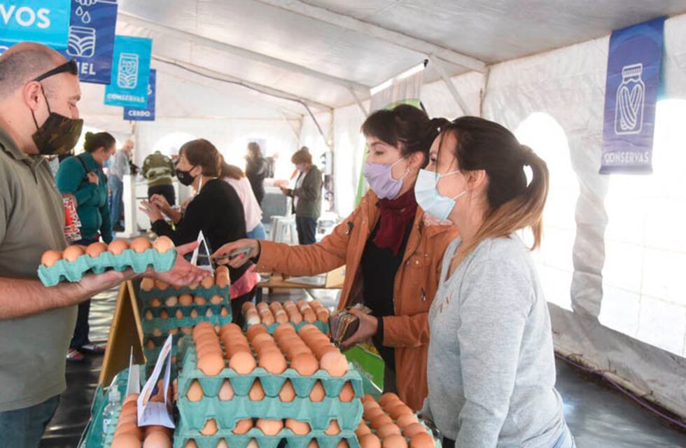 Vuelve la actividad en FeriArte y en el Mercado Municipal de Santa Rosa