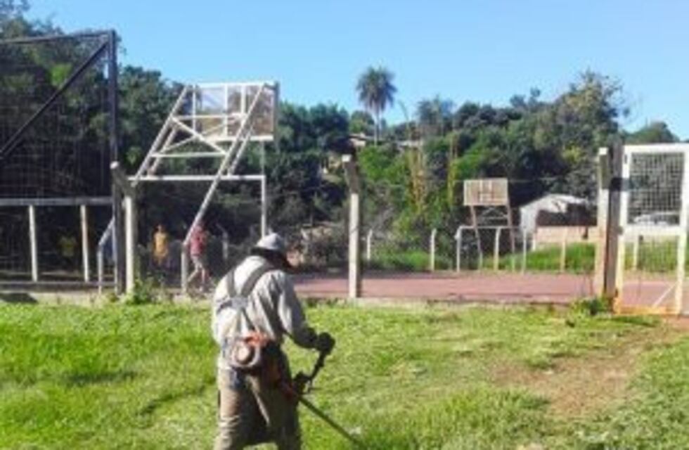 El municipio de Oberá trabaja en la eliminación de micro basurales y limpieza de espacios públicos