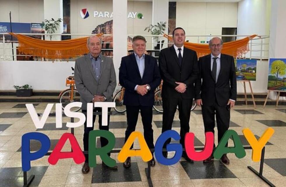 Amaya lidera una misión oficial en Paraguay para potenciar turismo y comercio