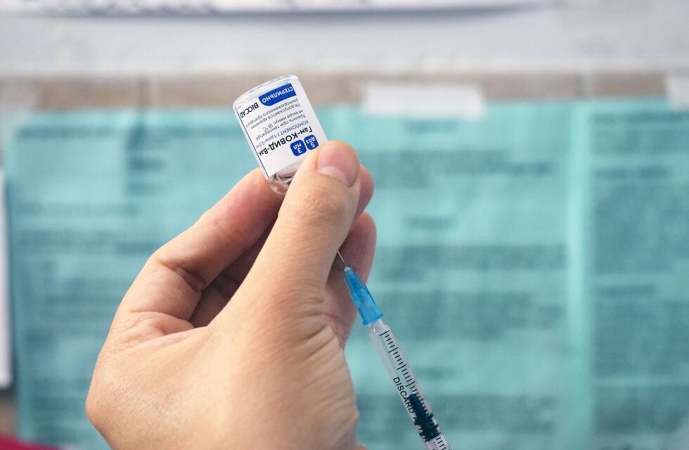 Entre Ríos: vacunan contra el coronavirus a pacientes dializados