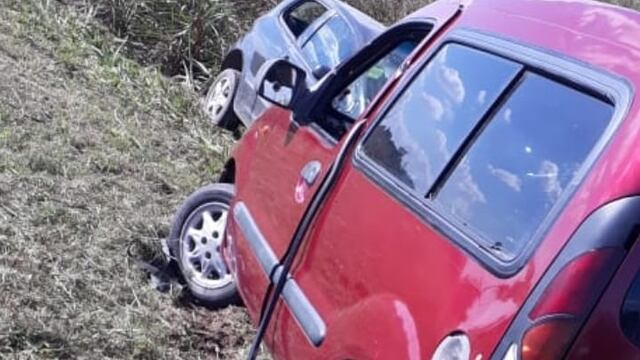 Las víctimas circulaban en Volkswagen Fox y una Renault Kangoo. (@joseljuarezjose)