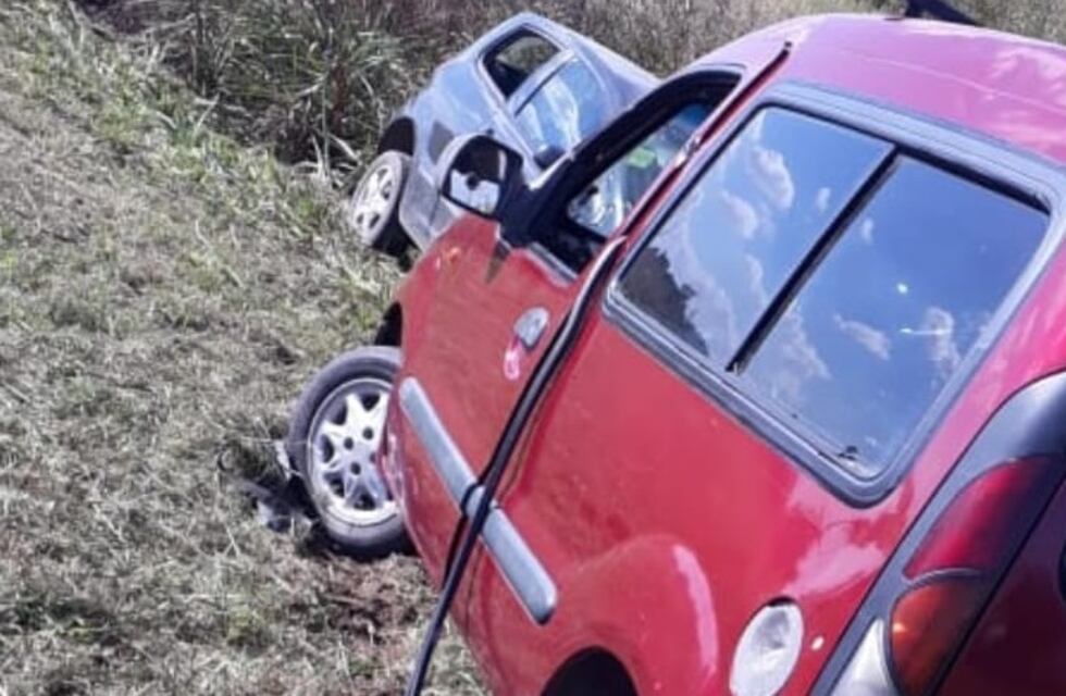 Hallaron una camioneta incendiada en Rosario tras el crimen mafioso en Soldini