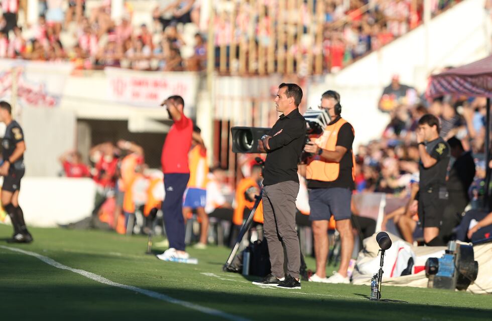 Guillermo Farré, DT de Belgrano: “Era necesario que Zapelli haga goles, que el ‘Caco’ García haga goles”