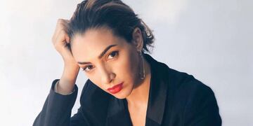 Thelma Fardín se mostró en corpiño y dejó a la vista sus tatuajes.