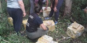 General Urquiza: secuestran carga de marihuana oculta en una zona de monte.