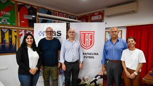 Alejandro Ambort y Gisel Mahmud en la Liga Rafaelina de Fútbol