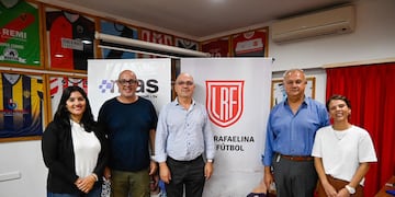 Alejandro Ambort y Gisel Mahmud en la Liga Rafaelina de Fútbol