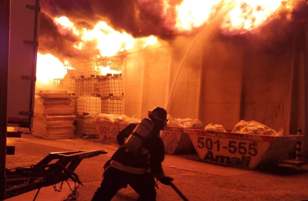 Voraz incendio en Sueño Dorado