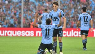 El peruano Reyna y su gol al minuto, para que Belgrano le gane a Talleres (La Voz).