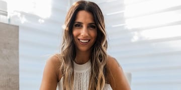 Animal print y ultra escote: Cinthia Fernández encendió el verano en traje de baño mega sensual.