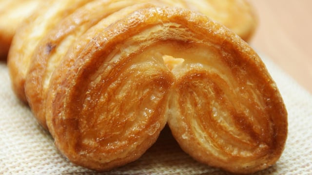 Con 3 ingredientes y muy fácil de hacer: receta de palmeritas con la tapa de la tarta pascualina