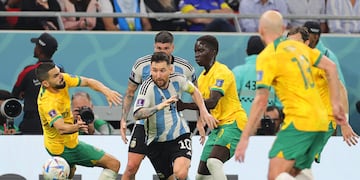 Argentina le ganó a Australia 2 a 1 y pasó a cuartos de final del Mundial Qatar 2022.
Foto: EFE