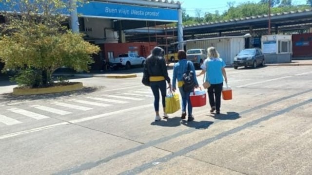 Puerto Iguazú: recorren la ciudad reforzando el calendario de vacunas en zona de fronteras.