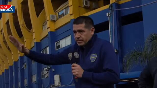 Juan Román Riquelme hablando frente a los hinchas de Boca.