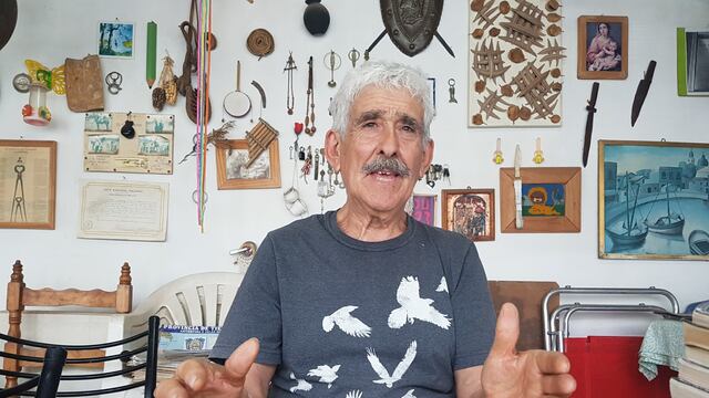 En Almafuerte, Luis Laurino recupera libros, los arregla y luego los dona a colegios y bibliotecas de la ciudad y región.