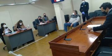 El jubilado fue condenado por abusar de su hija y nieta.