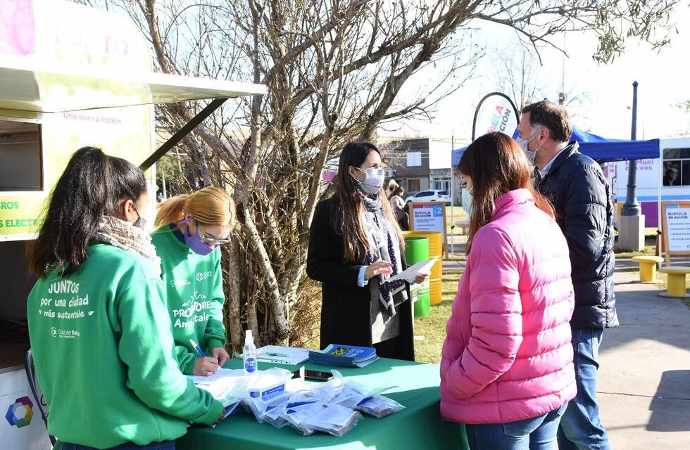 Entregan semillas en Rafaela en Acción