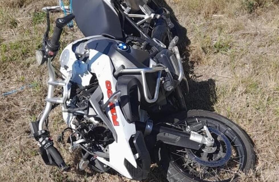 Un motociclista se salvó de milagro en al autopista Córdoba - Carlos Paz