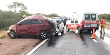 Terrible choque en cercanías de Quilino. Dos de las víctimas fatales estaban en el Onix y el tercero en el Cronos (La Voz).