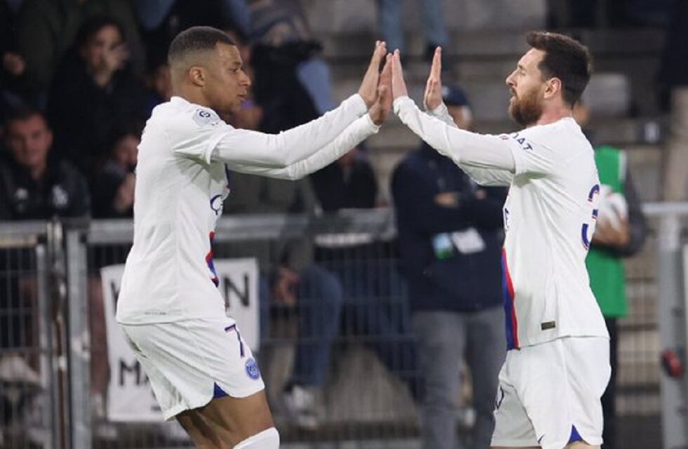 Una frase de Lionel Messi hizo soltar una carcajada a Kylian Mbappé y generó un divertido momento viral