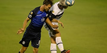 Cuando Talleres se enchufó fue más y abrió el marcador en La Plata.