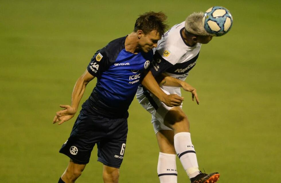 A Talleres le faltaron luces y empató en La Plata