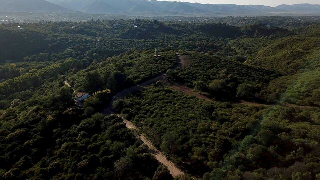 Parque Puma, La Falda. Vecinos alertaron sobre la vulneración de la Ley Nacional General del Ambiente y la Ley de Ordenamiento territorial de bosques nativos de Córdoba. (La Voz)