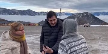 Gerardo Casella y su esposa Alba González Giovanelli -de espaldas- en un video que filmó su cuñado - Facebook