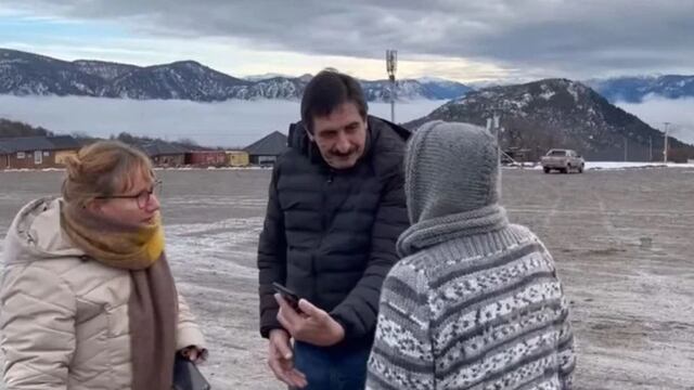 Gerardo Casella y su esposa Alba González Giovanelli -de espaldas- en un video que filmó su cuñado - Facebook