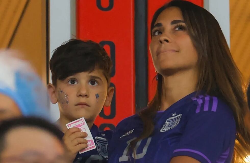 Ciro Messi predice el próximo partido de Argentina contra Australia: la foto viral de sus figuritas del Mundial de Qatar 2022