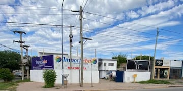 Los ladrones ingresaron al predio y sustrajeron dinero, vehículos y mercadería.