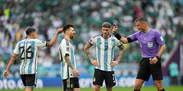 Molina (26) fue titular y tuvo un buen partido en la derrota de la Selección Argentina. (AP)