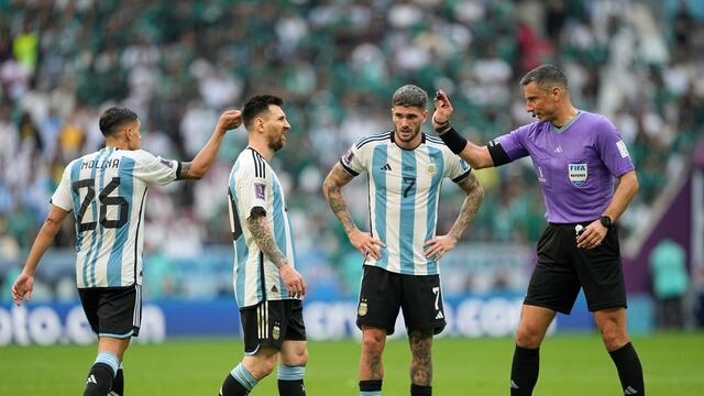 Molina (26) fue titular y tuvo un buen partido en la derrota de la Selección Argentina. (AP)