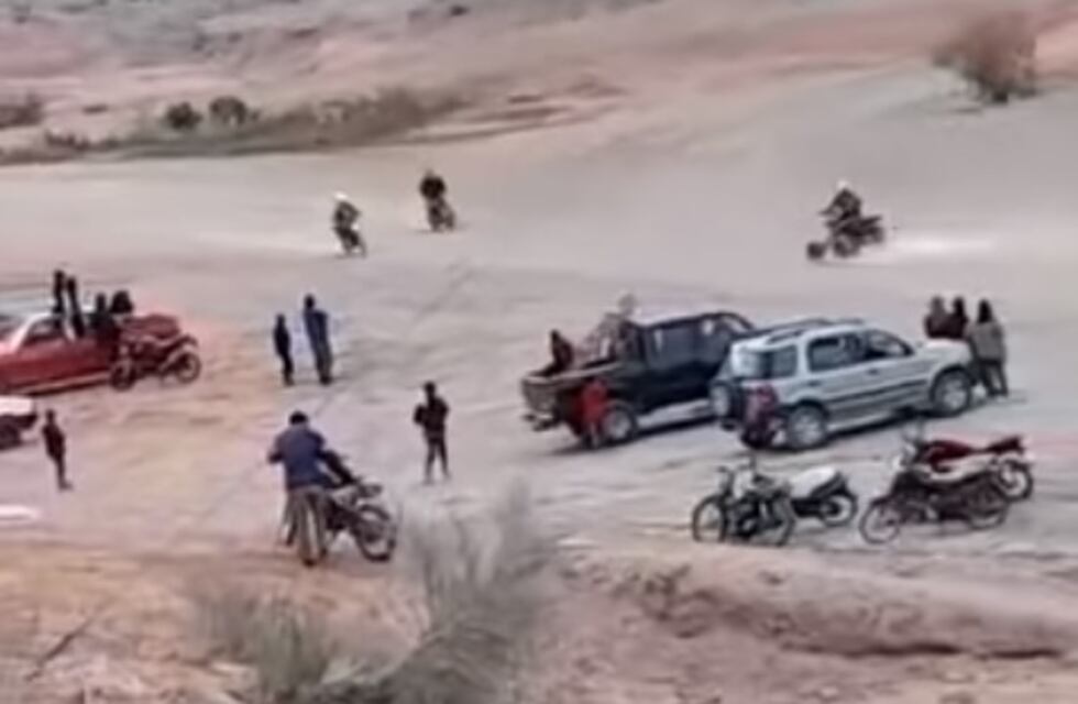 Video: sanjuaninos corrían picadas clandestinas, chocaron y volaron por el aire