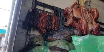 La Policia de Mendoza decomisó 1.500 kilos de carne vacuna y porcina que era transportada en un camión con el equipo de frío roto. Gentileza Seguridad