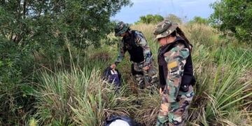 Candelaria: encontraron marihuana escondida entre las malezas.