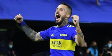 La Bombonera le cantó el feliz cumpleaños a Darío Benedetto.