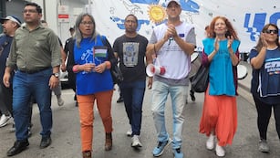 Los principales dirigentes que encabezan el espacio sindical denominado Intergremial, en la marcha de este jueves en Jujuy.