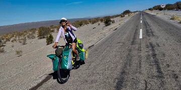 Sofía Lépez, la sanjuanina que lo dejó todo para vivir viajando en bicicleta