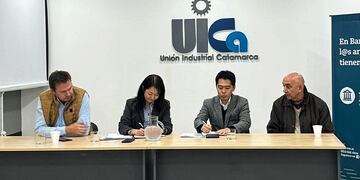 Visita de representantes de la organización Japan External Trade