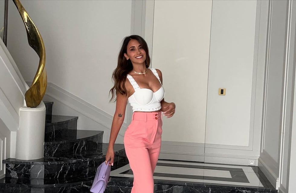 Antonela Roccuzzo hizo un video de yoga sorprendente con look “total black”