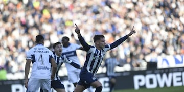 Augusto Schott celebra su gol ante Gimnasia LP. (Facundo Luque / La Voz)
