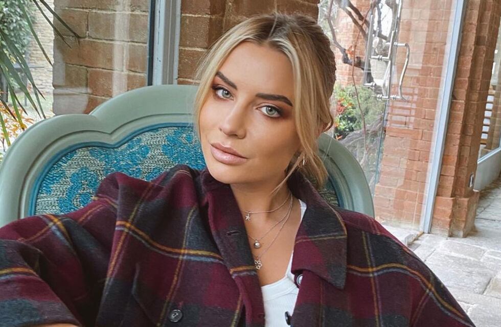 Remarcar las ojeras, la nueva tendencia en maquillaje