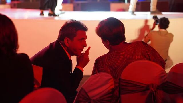 Sergio Massa y Kristalina Georgieva durante la cena show organizada por India en la Cumbre de Ministros de Finanzas y Presidentes del Banco Central.