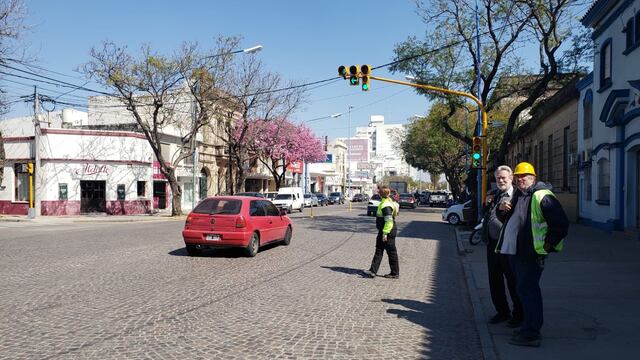 Pruebas con los nuevos semáforos de Bv. Santa Fe